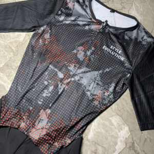 WORK OUT SEPARATE ONE-PIECE.(GRAPHIC RED)